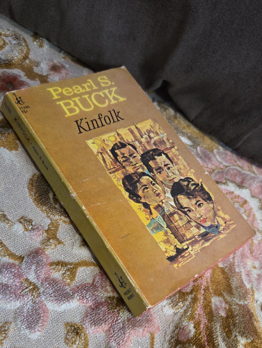 Pearl S. Buck Kinfolk Paperback - Vintage Novel.